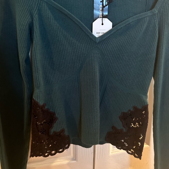 Express body contour Lace Top in emerald green - Picture 4 of 8